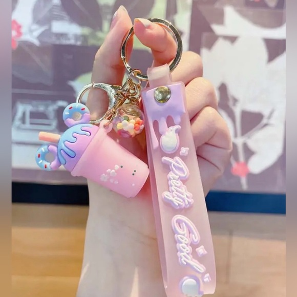 Playful Floating Ice Cream One Keychain - Picture 4 of 4